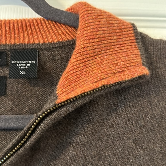 W.H. Belk 100% Cashmere brown mens sweater - Picture 4 of 7
